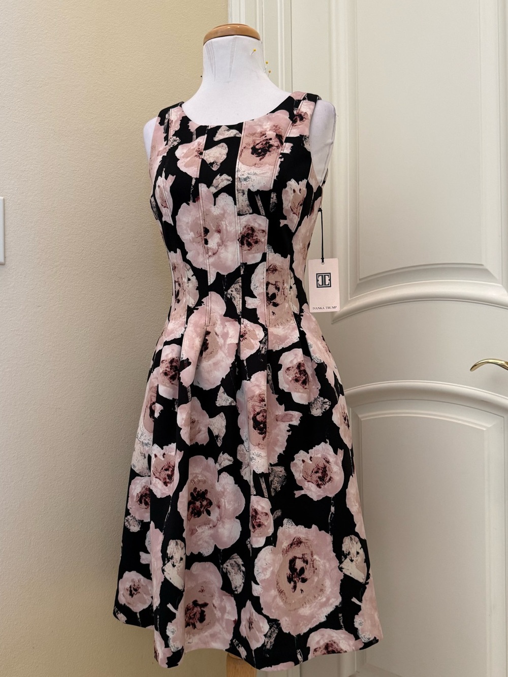 New Ivanka Trump dusty rose and black floral pattern knit dress